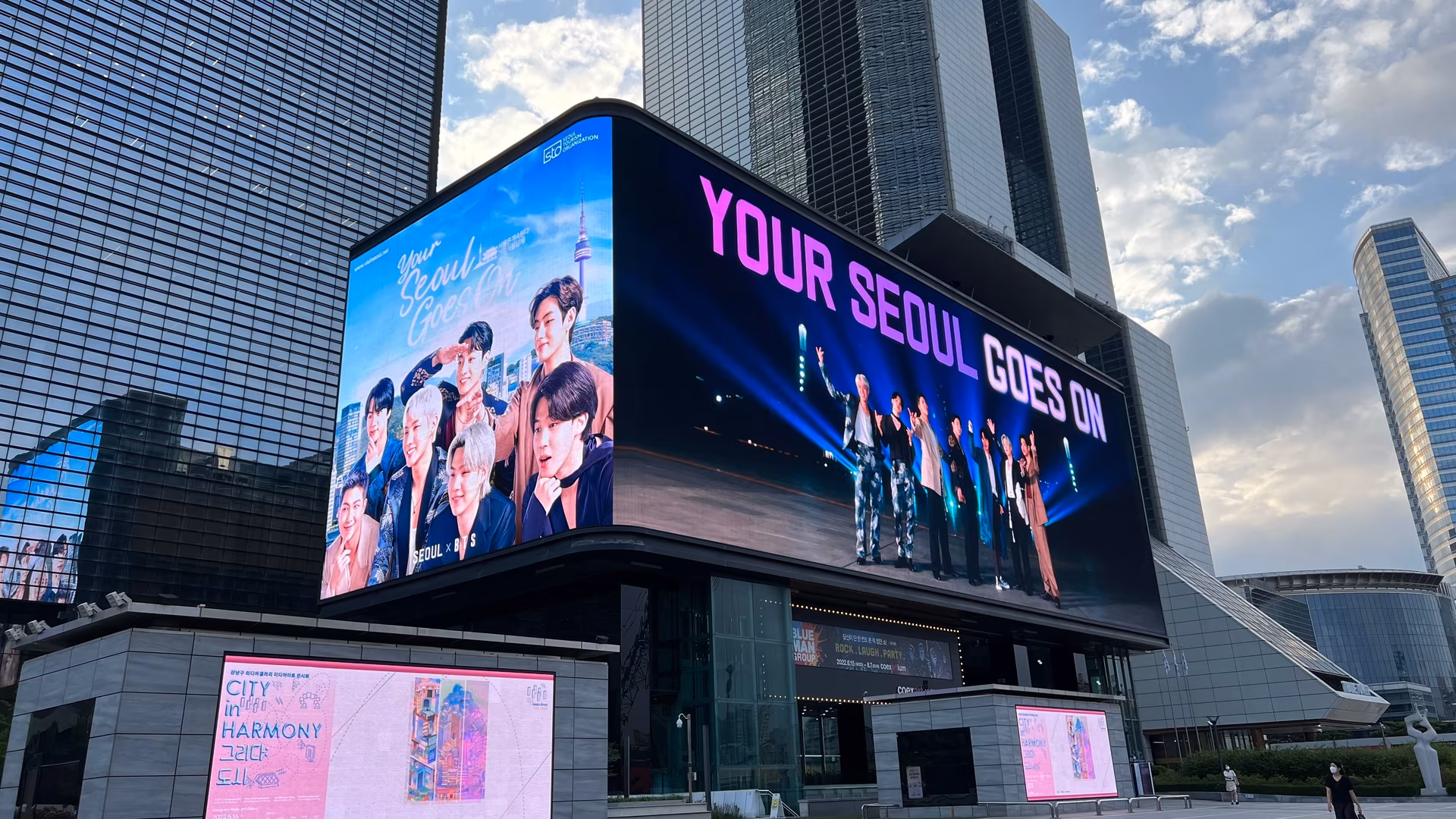 IMMERSION INTO THE HEART OF K-POP