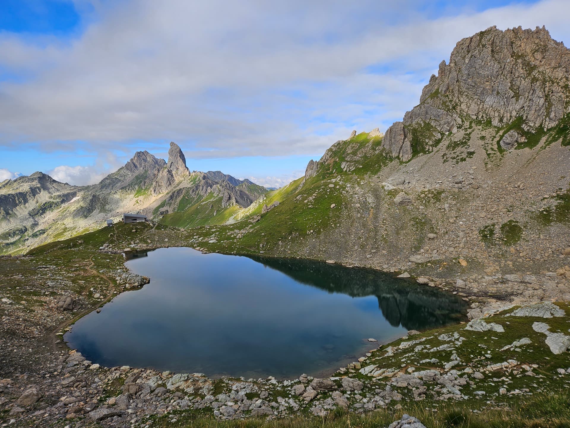 Pierra Menta and Amour Lake