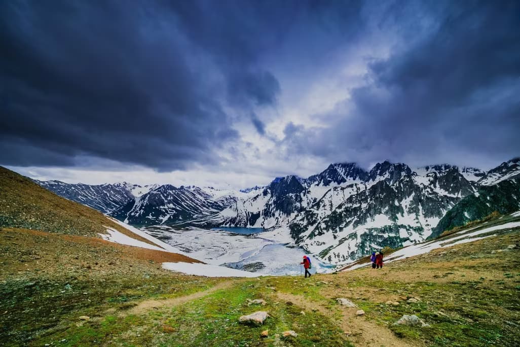 Trekking in Shyam Valley