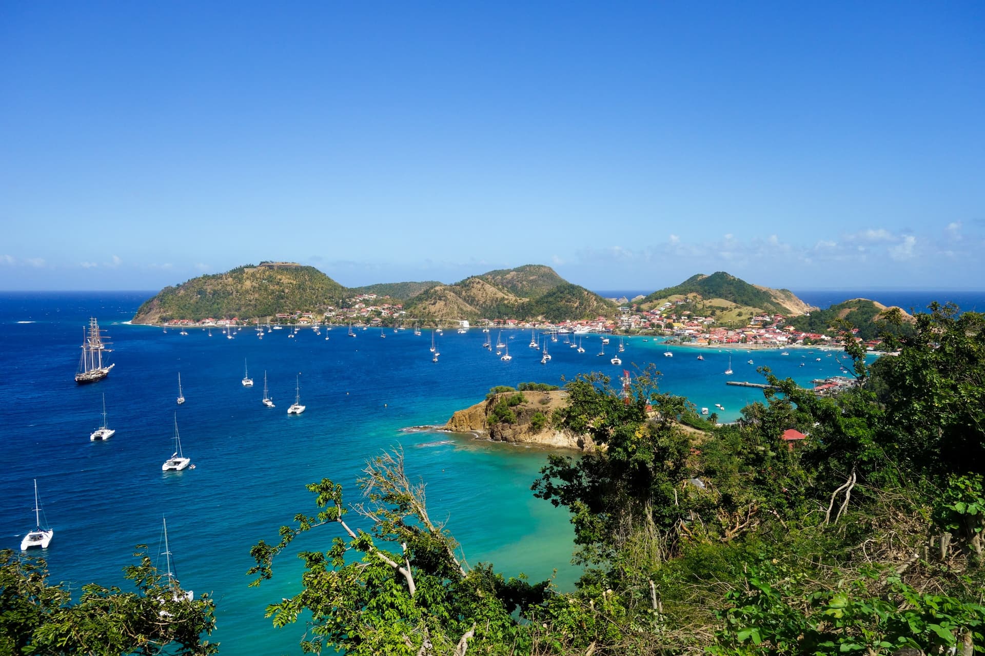 All the islands for a cocktail of colors and flavors.