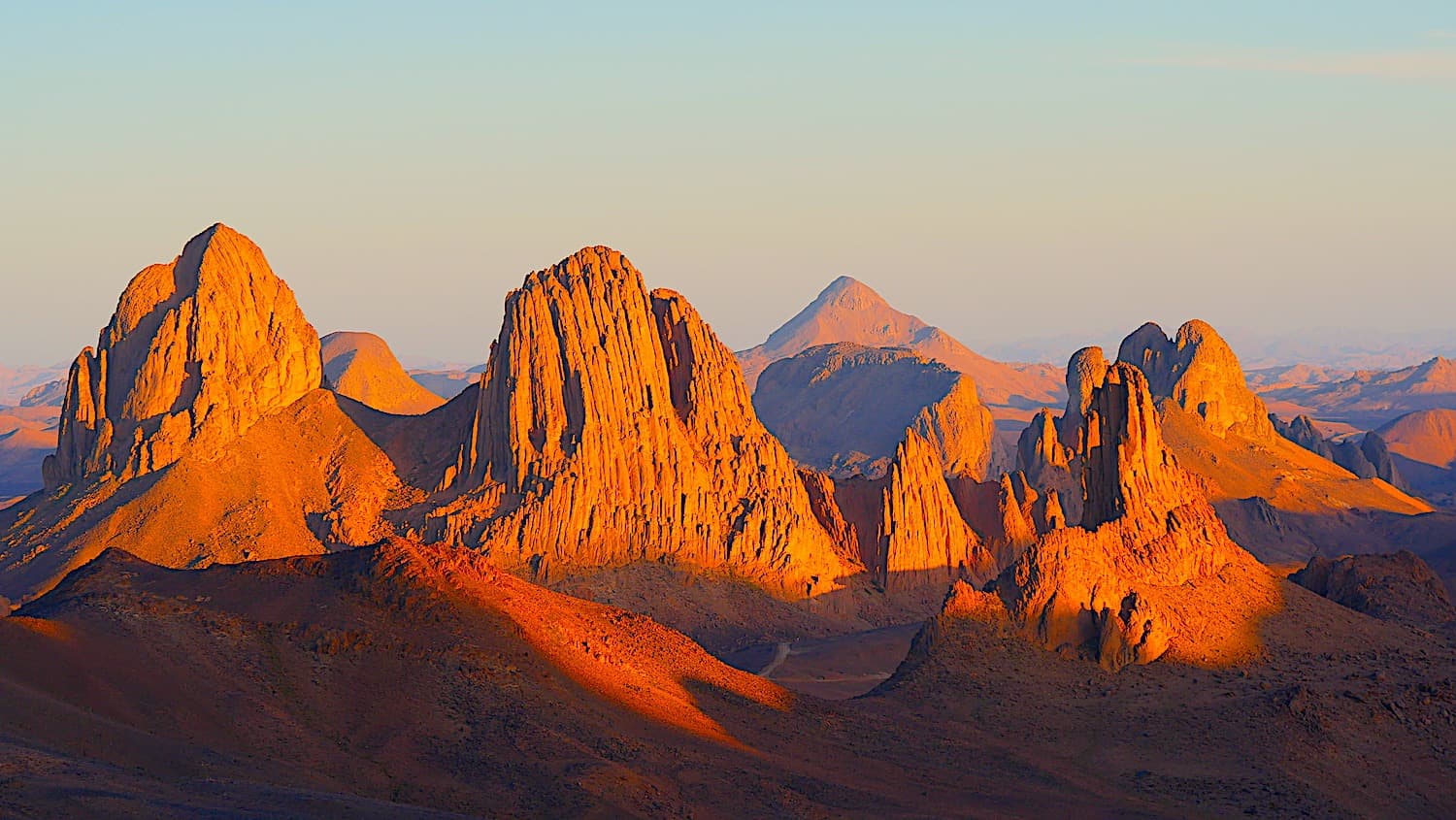Journey to the Heart of Hoggar: From Algiers to Tuareg Lands, Discovery and Trekking