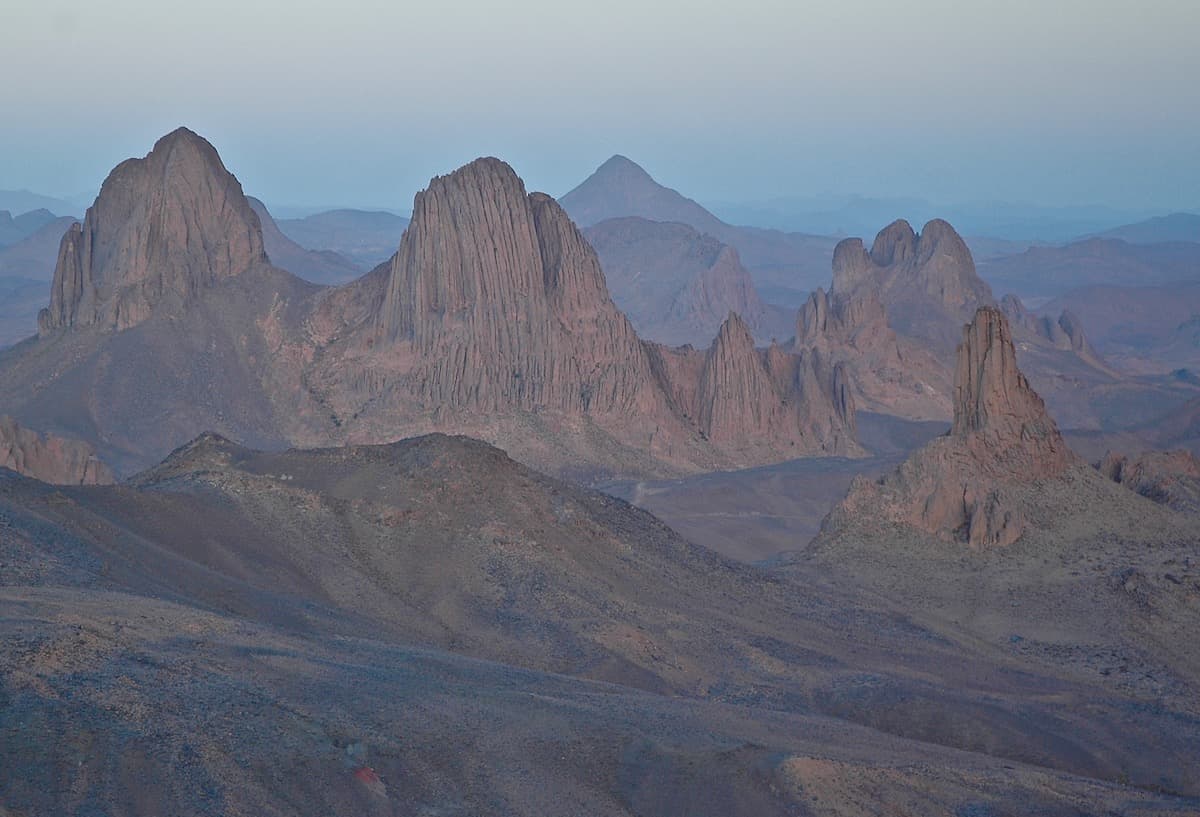 From Algiers to the Mountains of Hoggar, a Journey to the Heart of a Plural Algeria