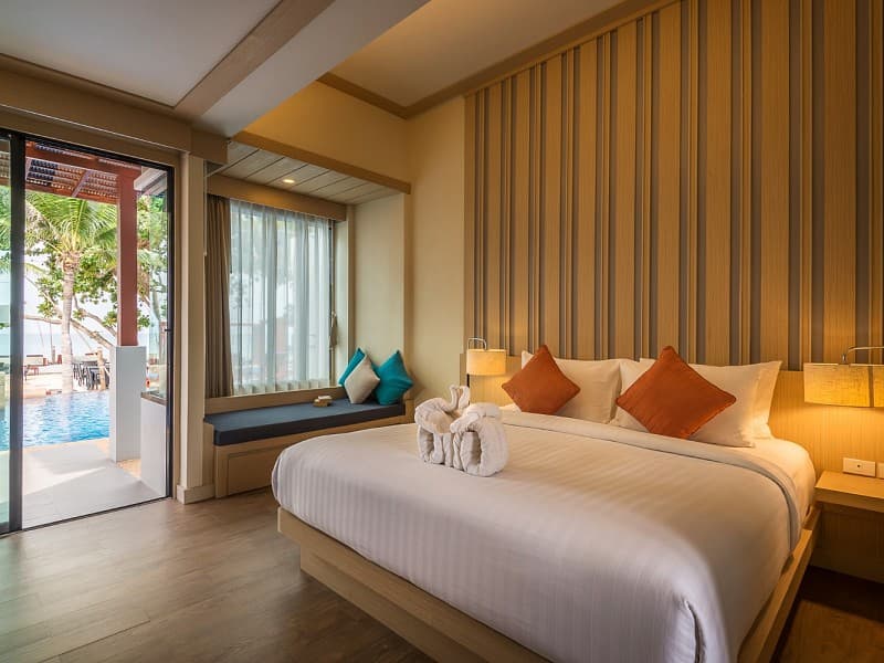 Beach Front Pool Access