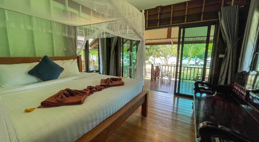 Double Bed Room Sea View Fan