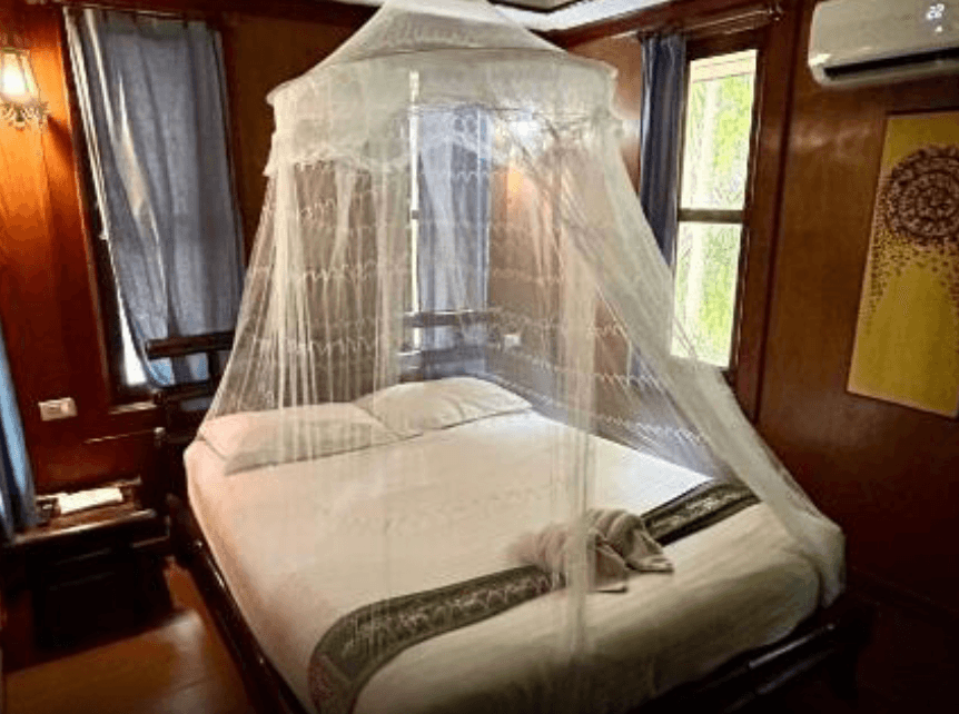 Forest Tree House + maison flottant (Package C : inclus activités 3 jours et 2 nuits)