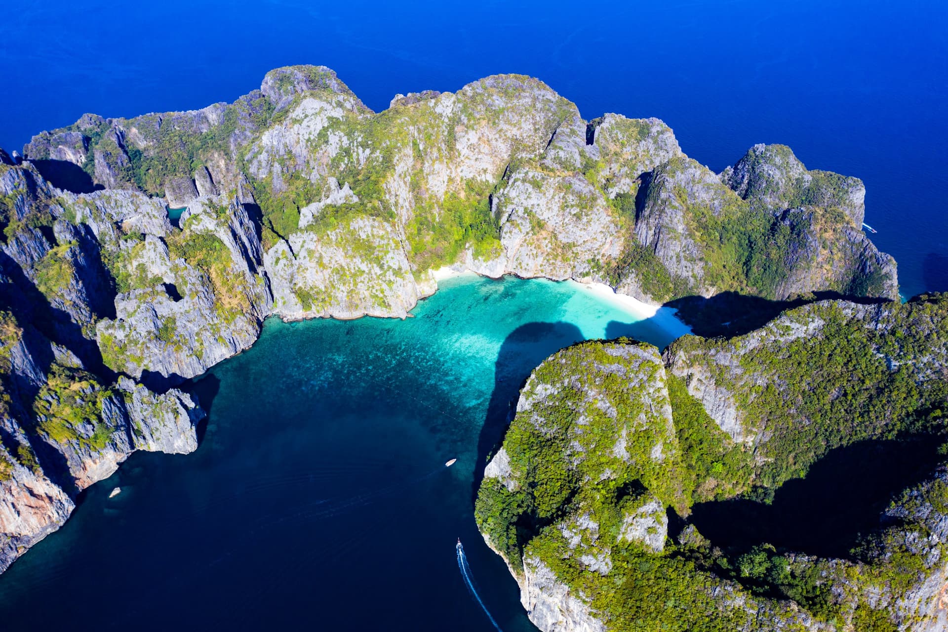 What are the most beautiful beaches of Koh Phi Phi?