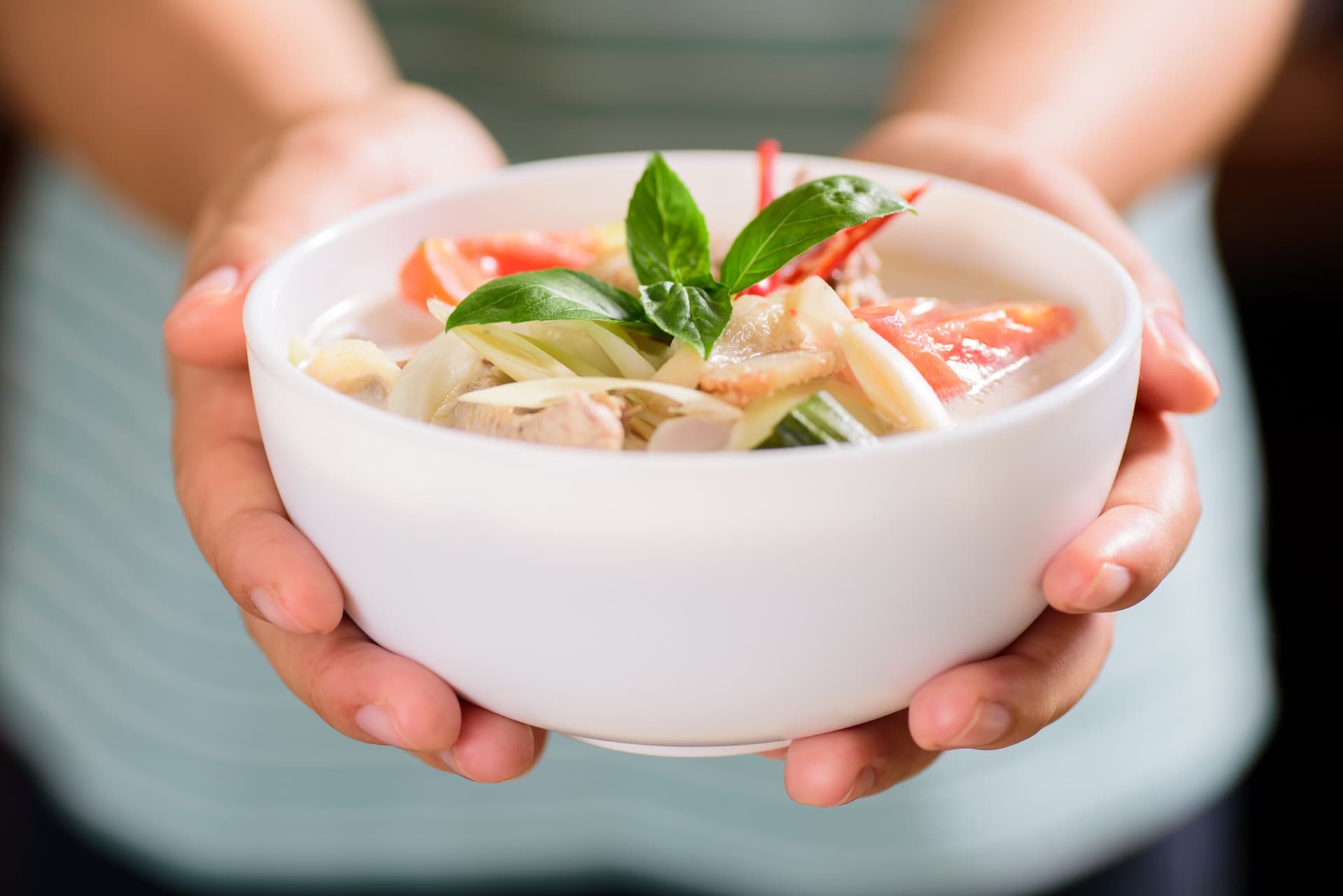 Tom Kha Kai: The Essential Thai Coconut Chicken Soup Recipe