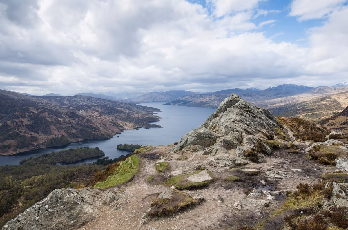 The Essence of Scotland: Highlands, Lochs and Castles