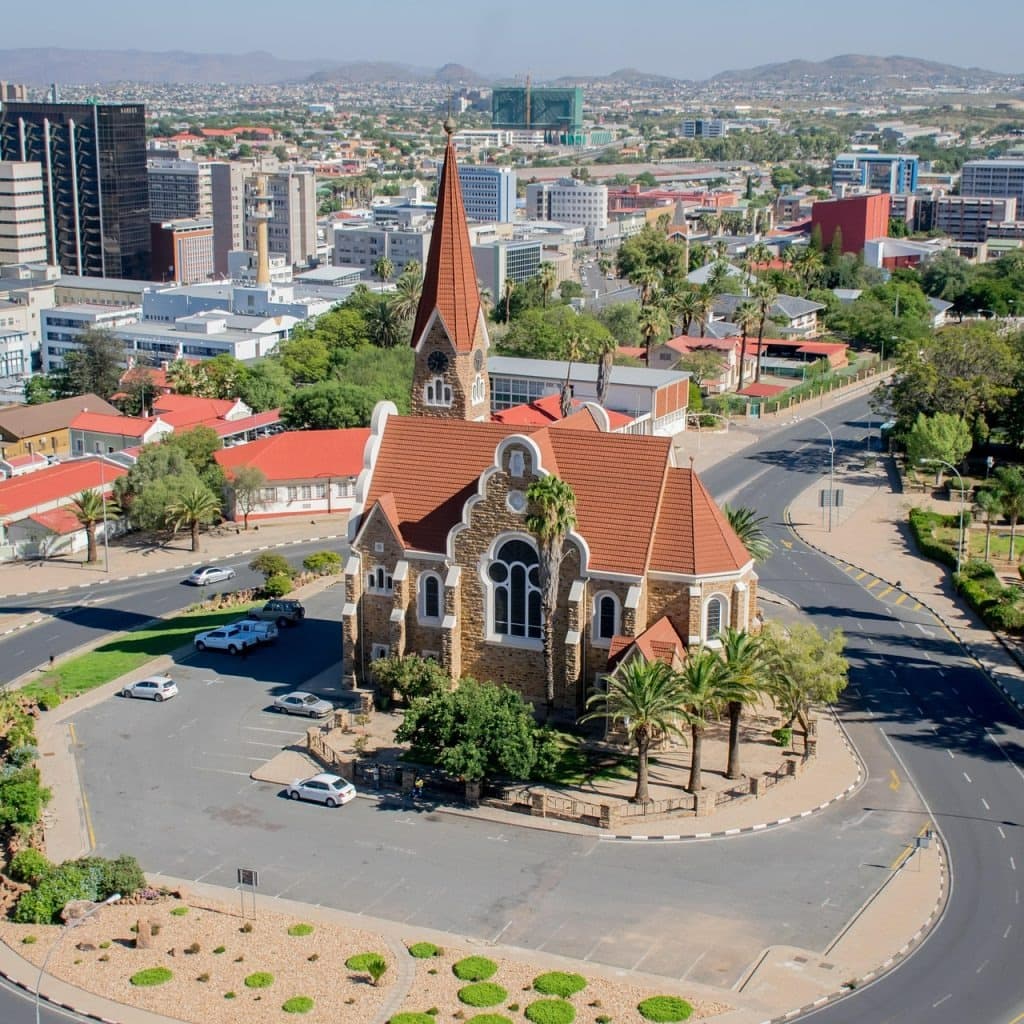 Windhoek 45km > 0h45 driving time