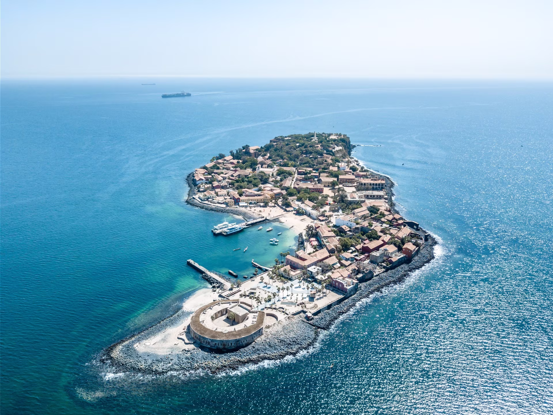 Discovery and Relaxation in Sénégal