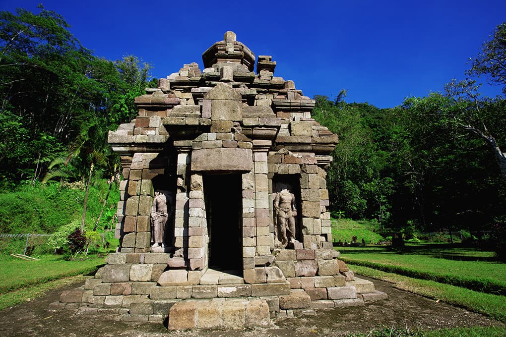 Yogyakarta intimate: half-day "Archaeology" (in search of lost temples)