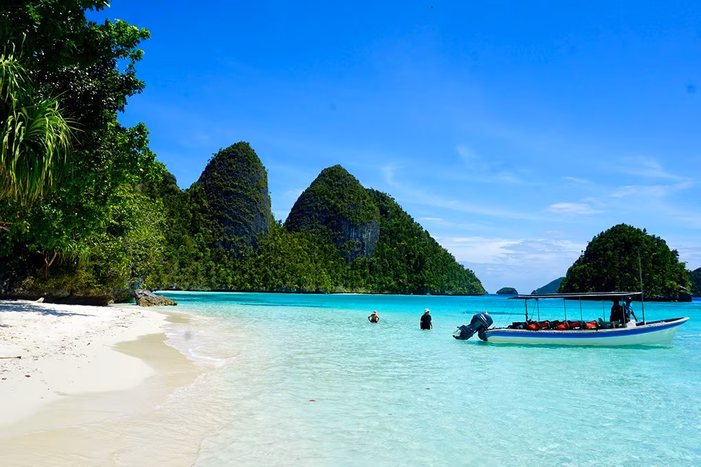 Raja Ampat Secrets (short version)
