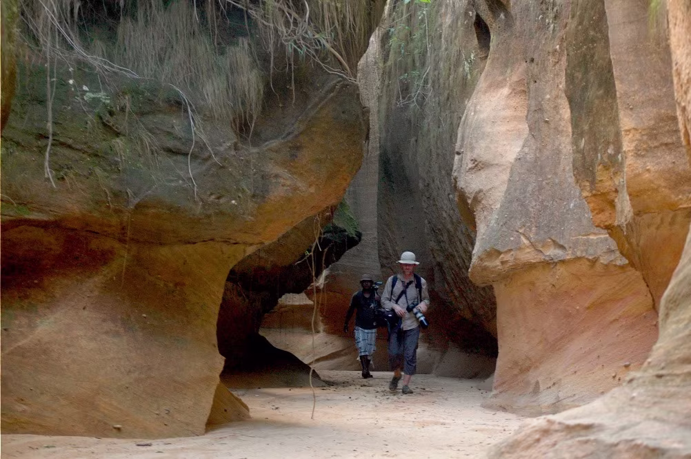Discovery and Immersion in the Makay Massif