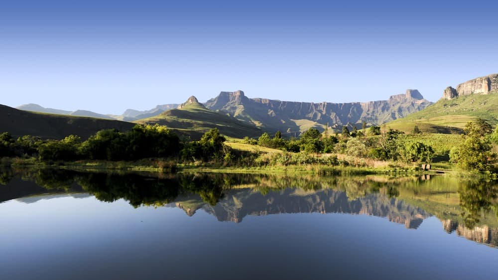 To combine with Mozambique - Northern Loop: Safari, Nature and Exceptional Landscapes