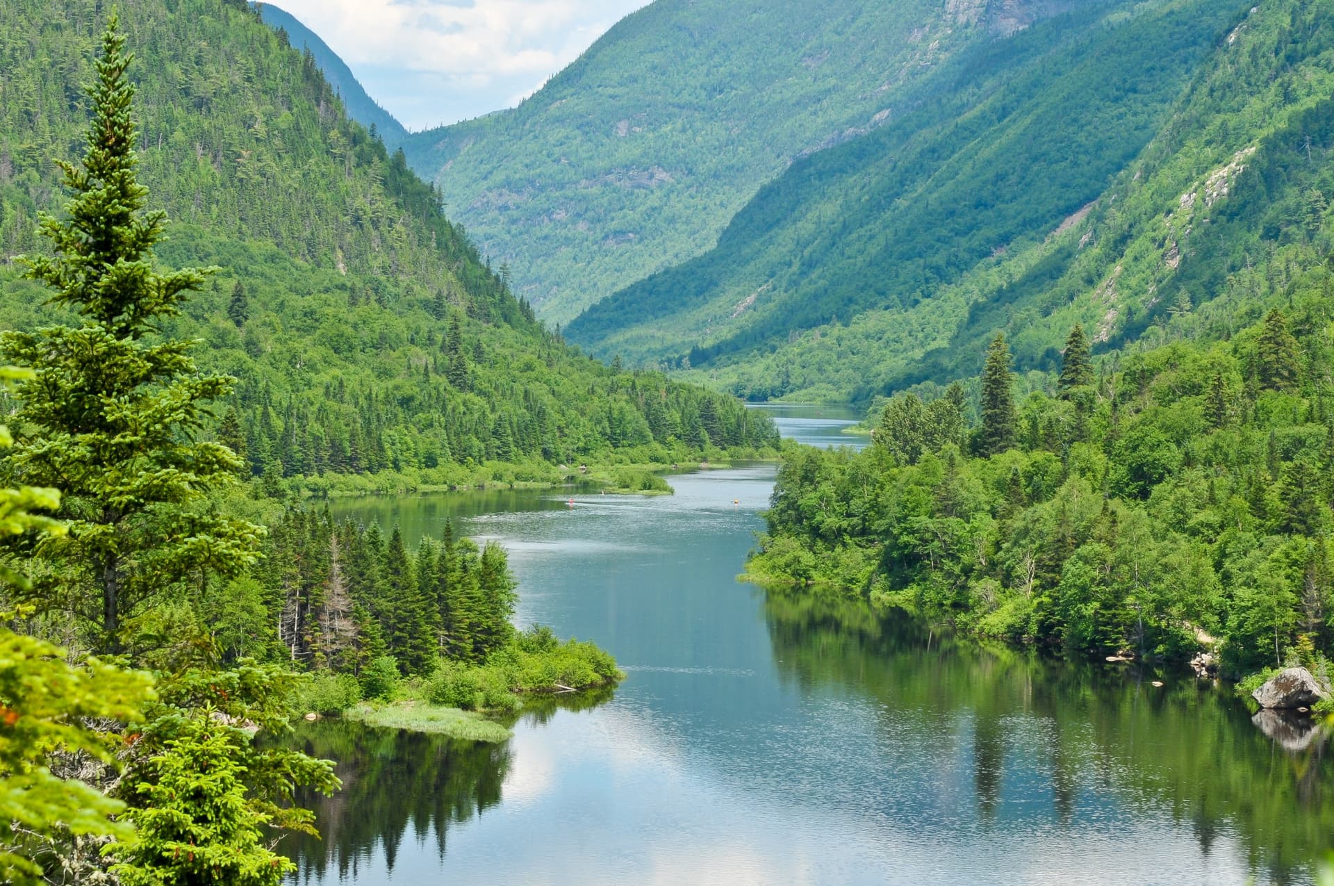 Eco-friendly Quebec: cities, nature & unique accommodations