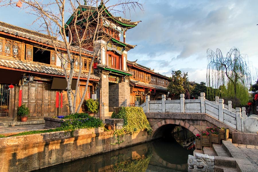 China of Traditions and Minorities